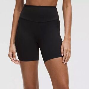 Fast and Free High-Rise Short 6" 5 Pocket NEW WITH TAGS, size 12 Black